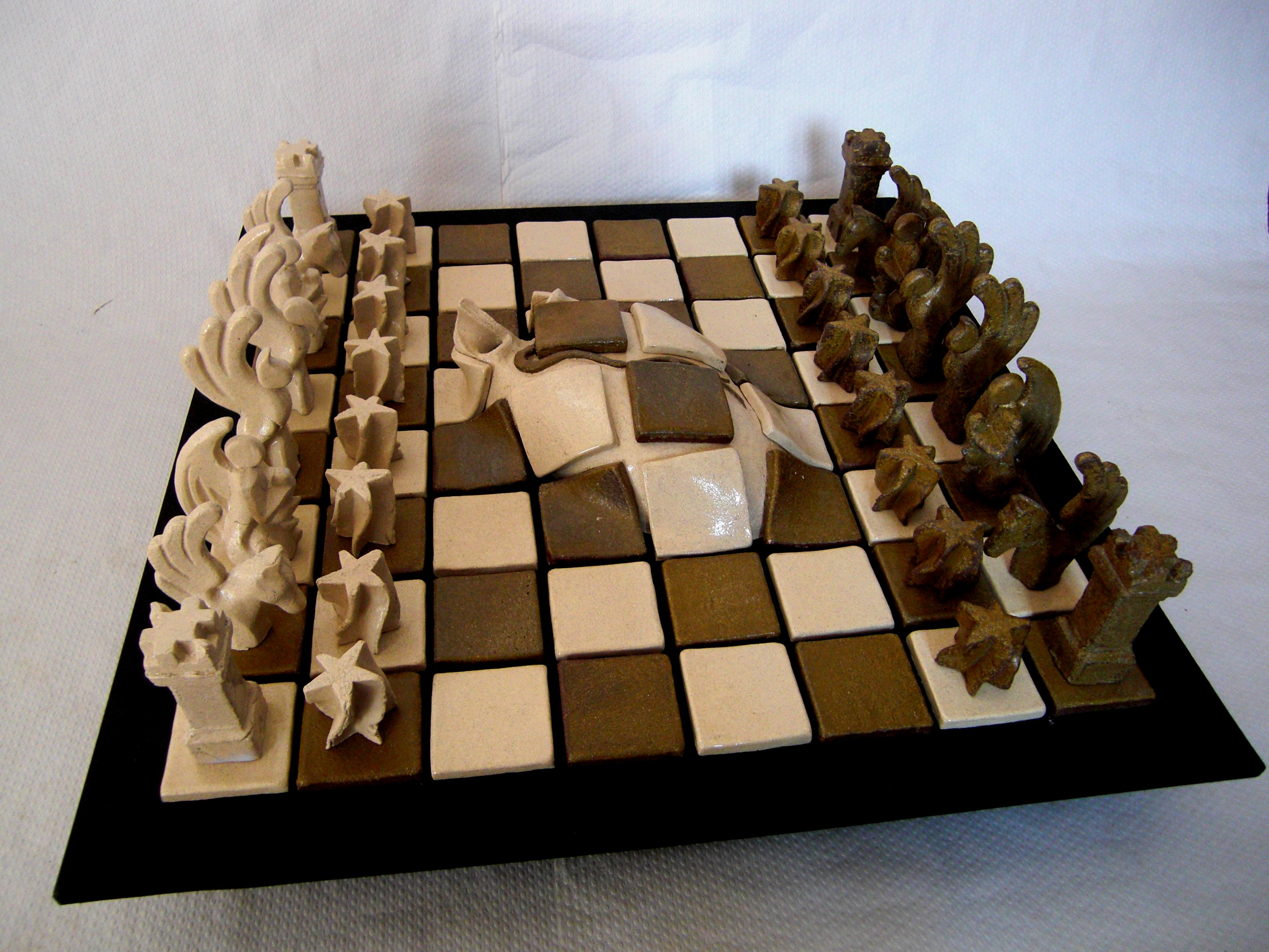 ajedrez en gress blanco y rojo